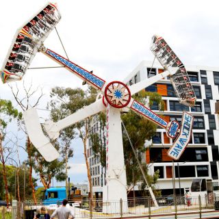 Carnival ride