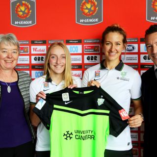 University of Canberra Acting Vice-Chancellor Professor Frances Shannon, Canberra United players Nikki Flannery, Grace Gill and Canberra United CEO Phil Brown