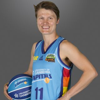 image of Jess with basketball