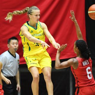 Image of Kristy Wallace playing for Australia